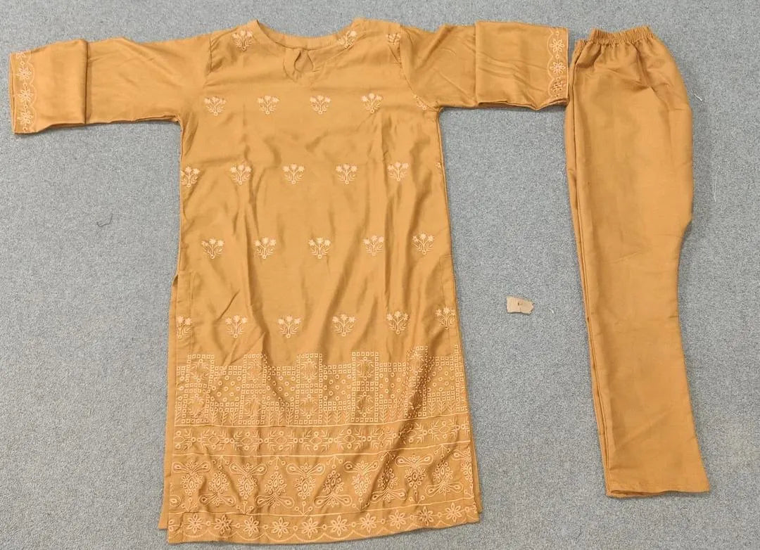 Elegant Three-Piece Women's Stitched Suit in Wool with Embroidered Design