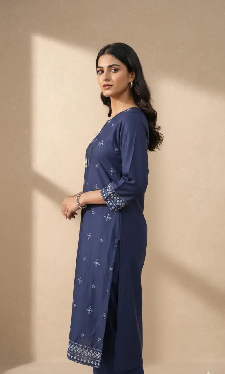Elegant Three-Piece Women's Stitched Suit in Wool with Embroidered Design