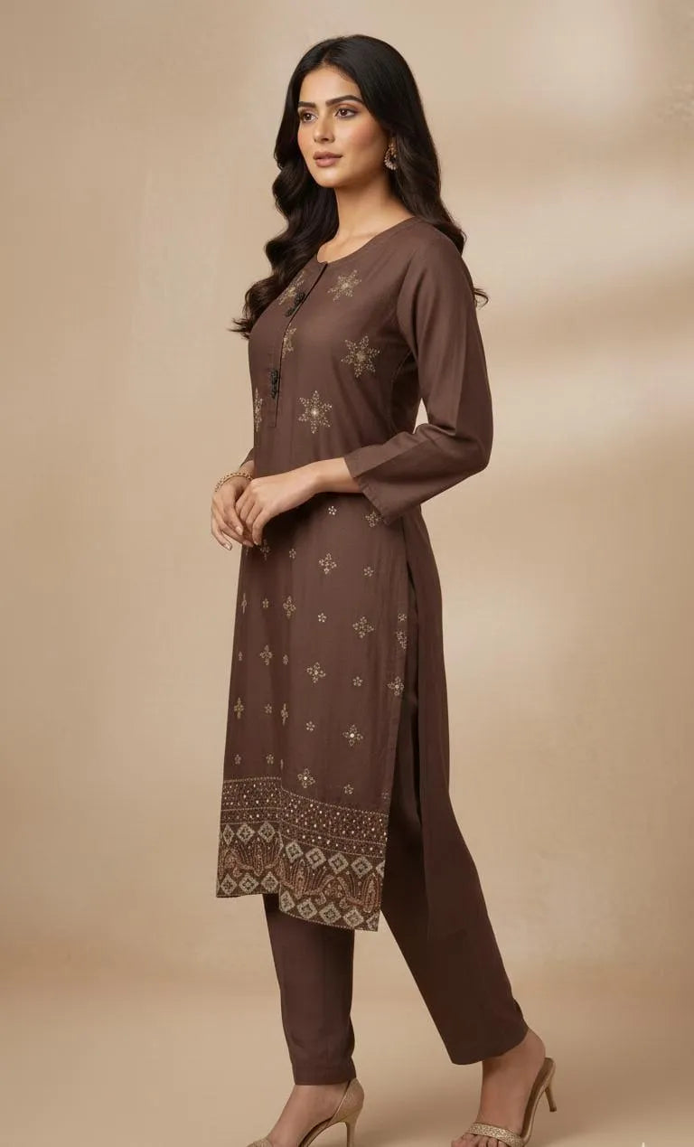 Elegant Three-Piece Women's Stitched Suit in Wool with Embroidered Design